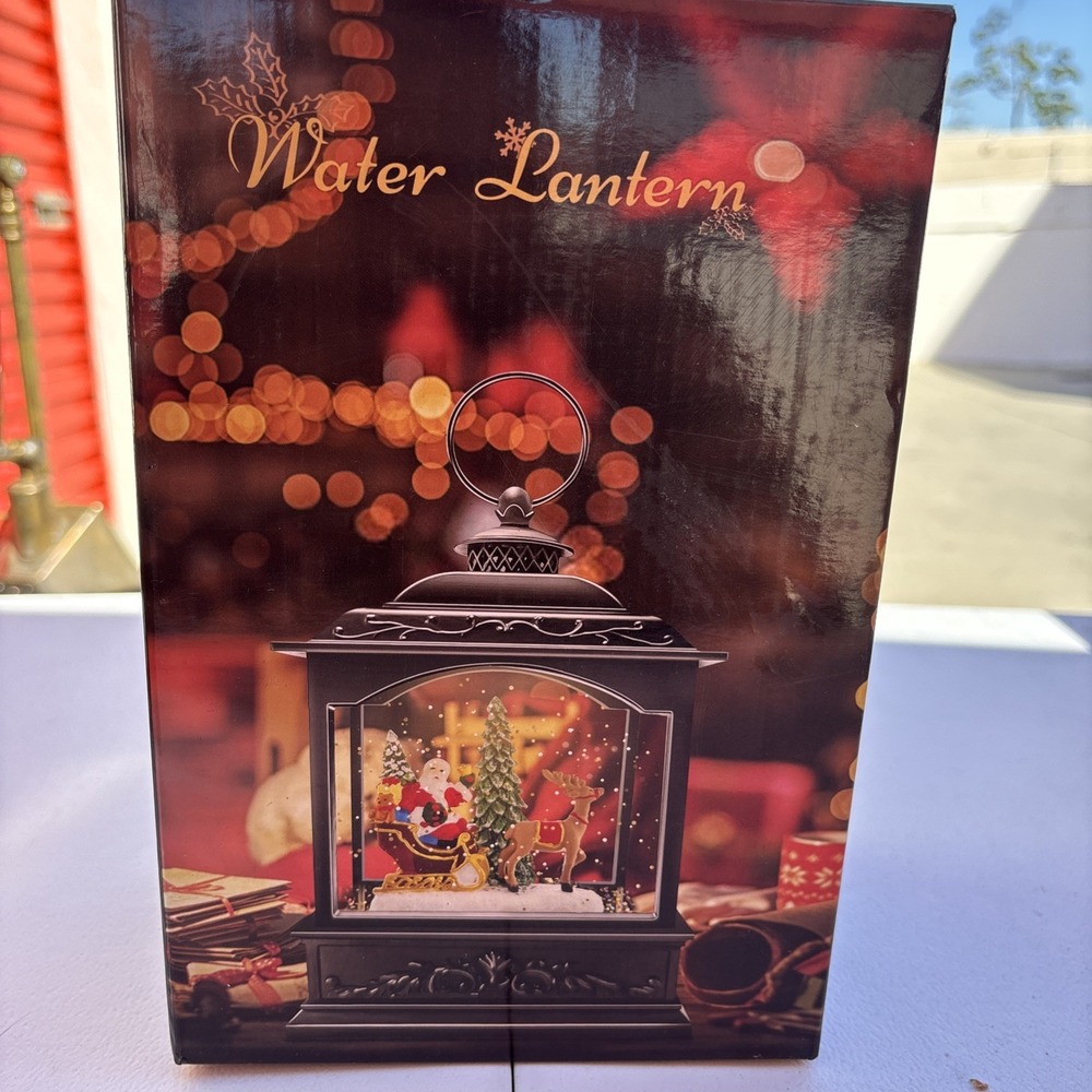 Christmas Snow Globes Lantern Lighted Water Glittering,with Santa Claus Proje...